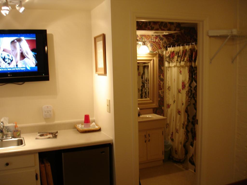 The Lattice Inn Монтгомери Номер фото