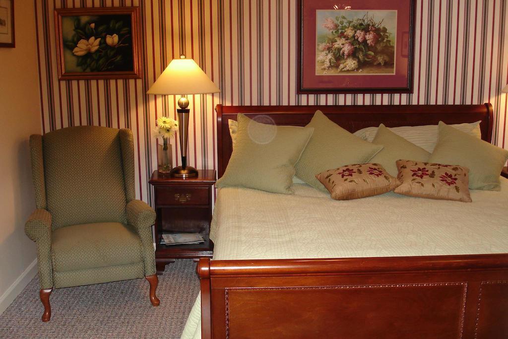 The Lattice Inn Монтгомери Номер фото